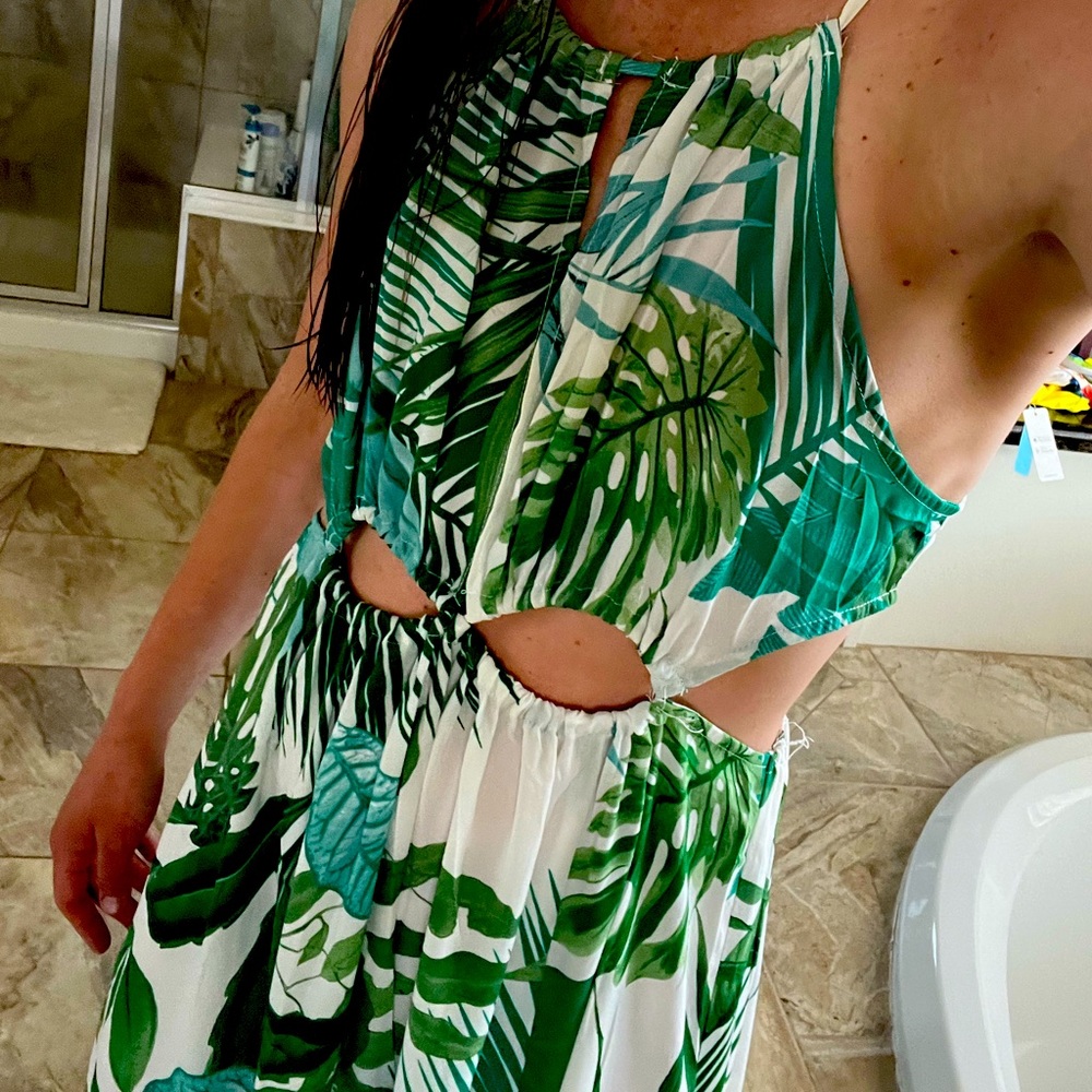 Cute summer dress! Just can’t pull off the style